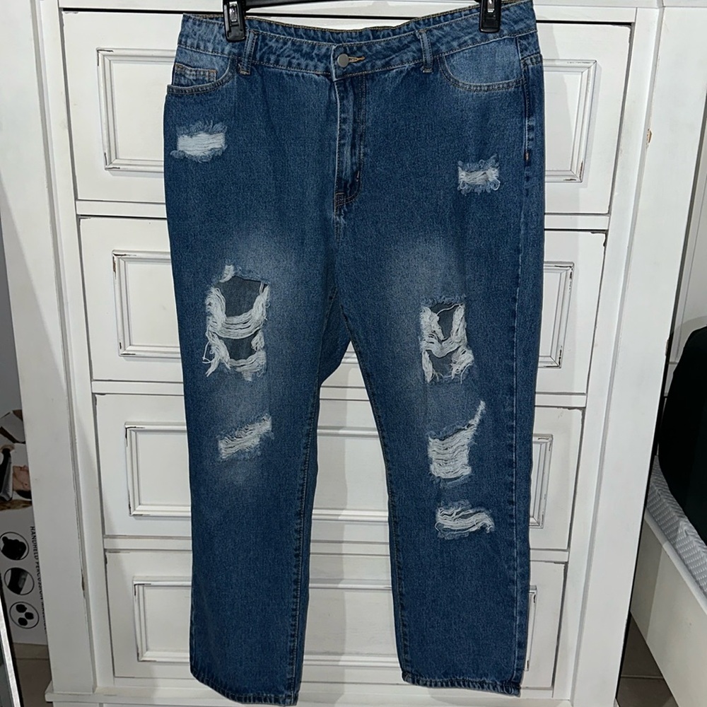 SHEIN Cut Out Ripped Jeans - Picture 4 of 5